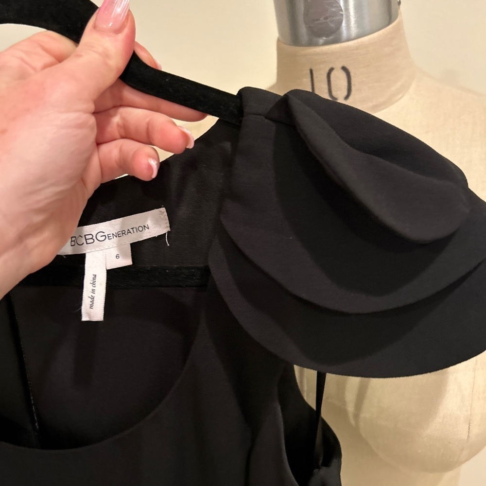 BCBGeneration little black zipper dress 6 - Picture 5 of 7